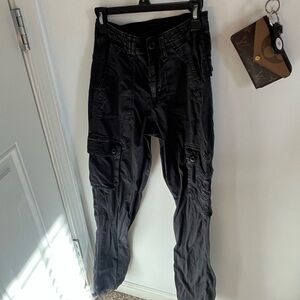 women’s american eagle black cargo straight leg pants